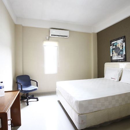 Hotel Reddoorz Near Cilandak Town Square Jakarta Exterior foto