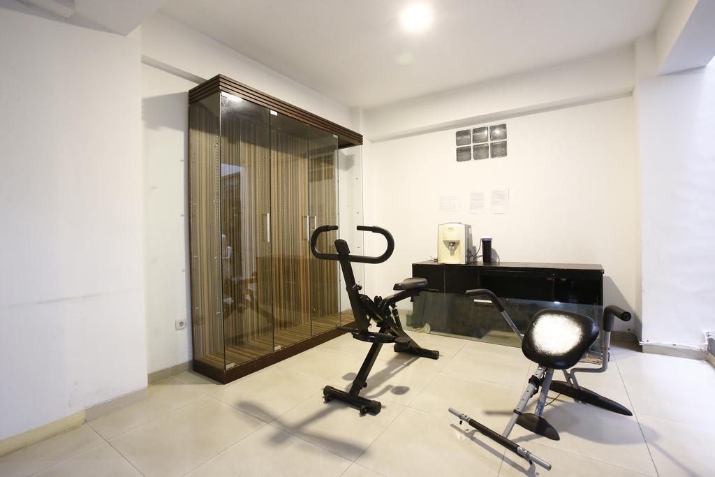 Hotel Reddoorz Near Cilandak Town Square Jakarta Exterior foto