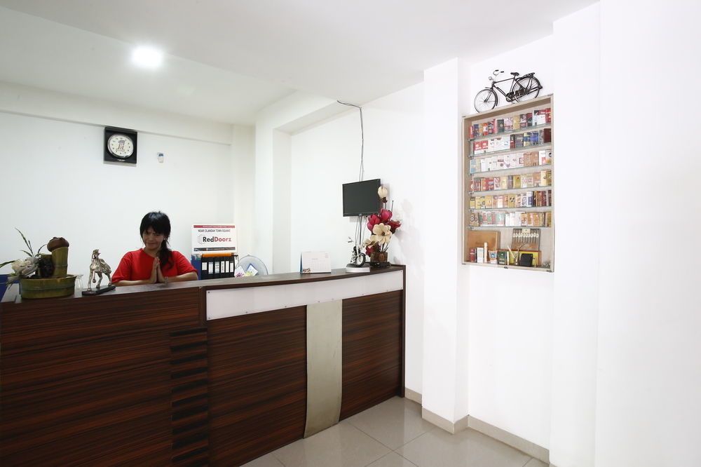 Hotel Reddoorz Near Cilandak Town Square Jakarta Exterior foto