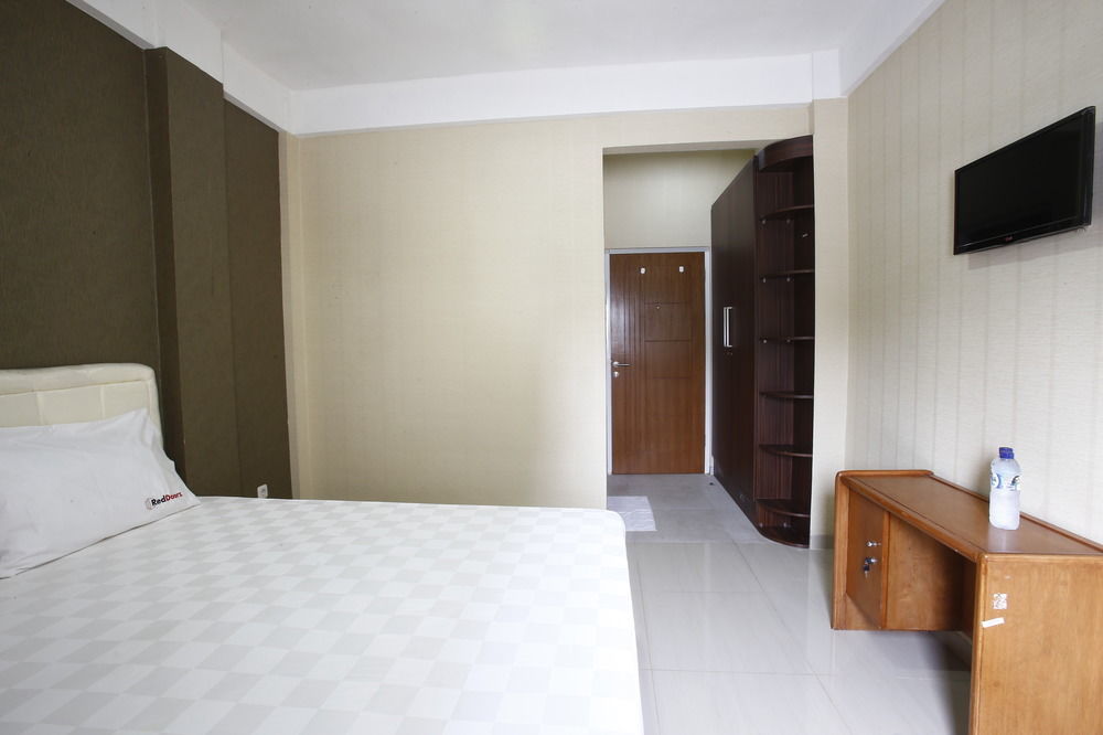 Hotel Reddoorz Near Cilandak Town Square Jakarta Exterior foto