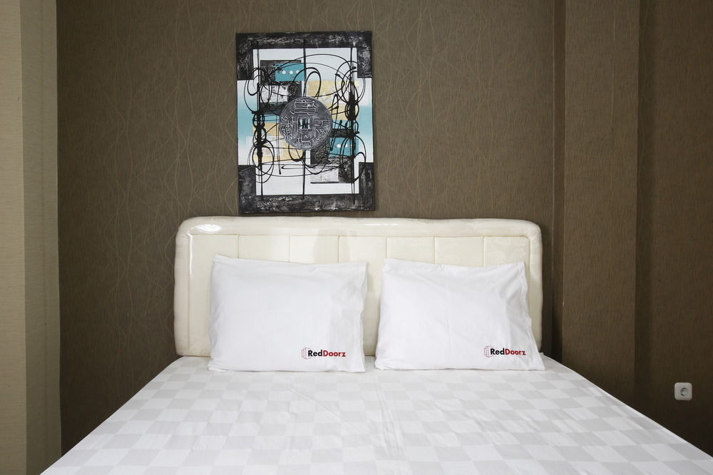 Hotel Reddoorz Near Cilandak Town Square Jakarta Exterior foto