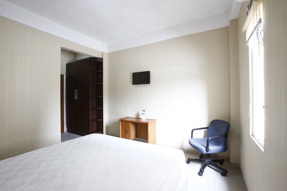 Hotel Reddoorz Near Cilandak Town Square Jakarta Exterior foto