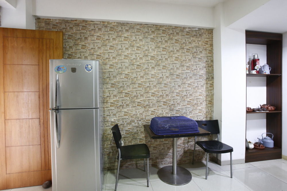 Hotel Reddoorz Near Cilandak Town Square Jakarta Exterior foto