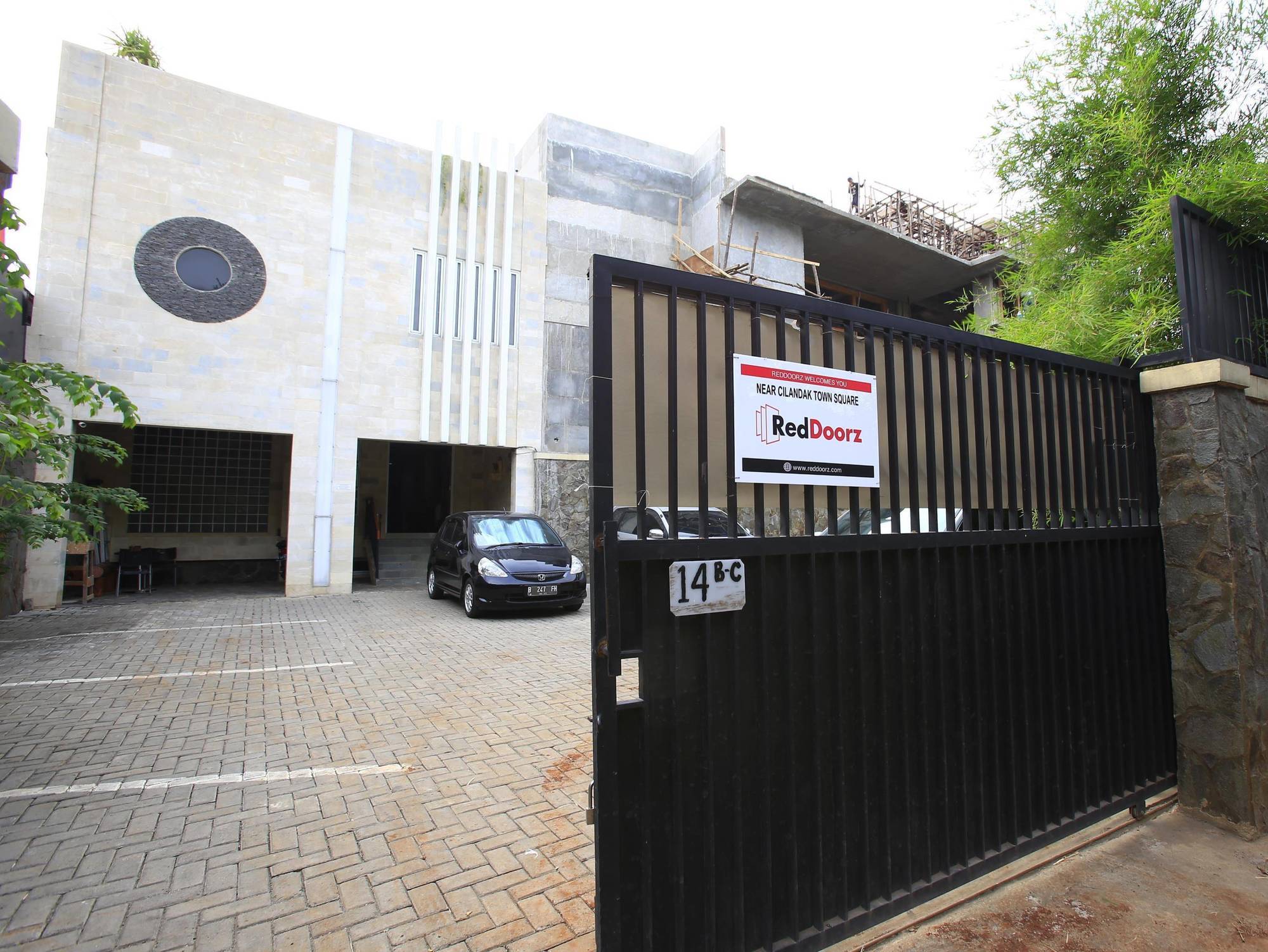 Hotel Reddoorz Near Cilandak Town Square Jakarta Exterior foto